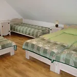 Dom Pod Dzika Grusza Piecki (Warmian-Masurian)